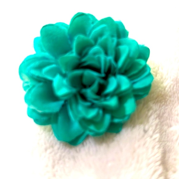 Flower Clips /Gren and Blue.. - Picture 3 of 5